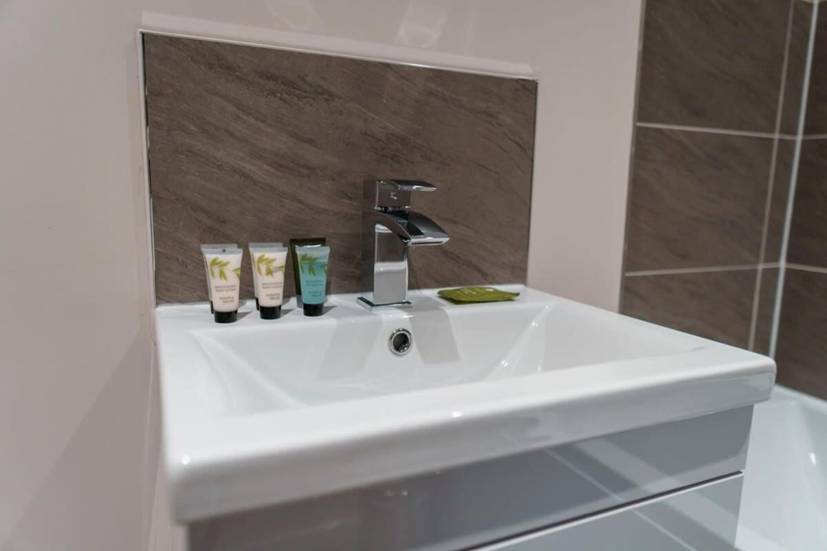 Contemporary 2 Bed Manchester Apartment - Sleeps 4 Dış mekan fotoğraf