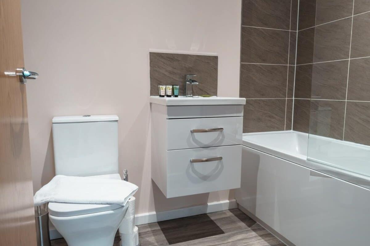 Contemporary 2 Bed Manchester Apartment - Sleeps 4 Dış mekan fotoğraf